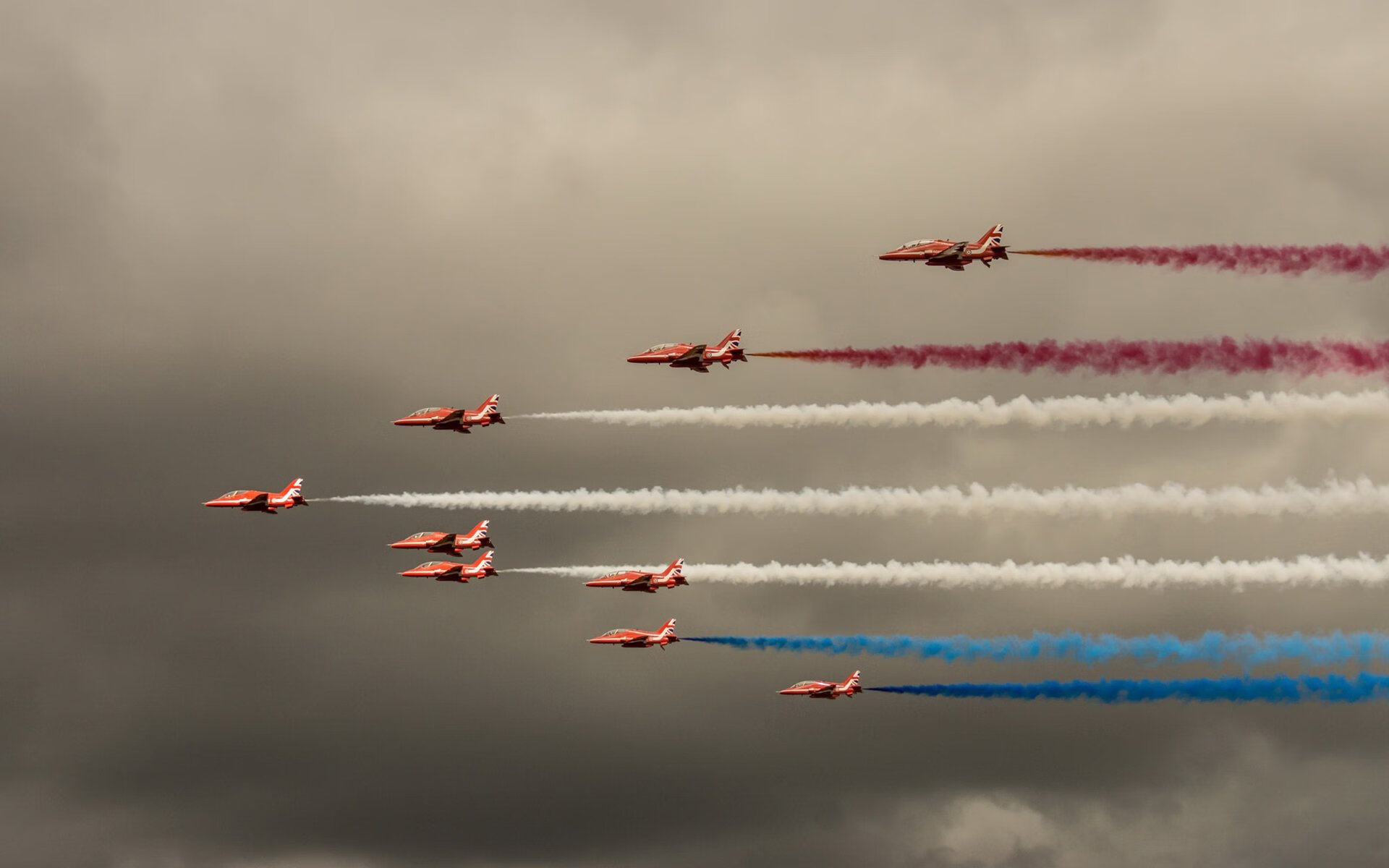 开云体育-西甲狂欢夜:精彩传球与破门瞬间叠加,西甲传统强队