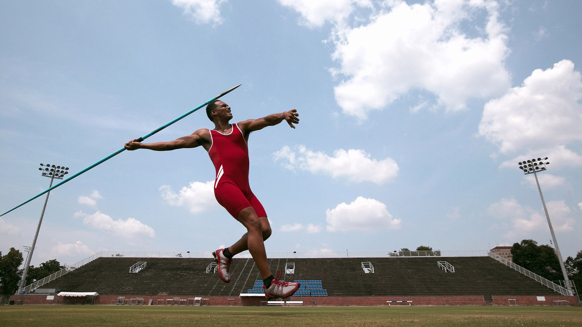 《电竞赛事卫星频道全面覆盖，直播无死角》，电竞tv直播